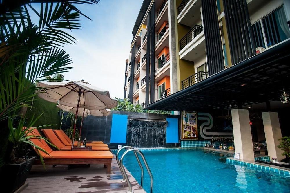 Tuana Blue Sky Patong Hotel Exterior photo